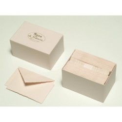 Coffret de correspondance "Mode de Paris". Format: 9,7 x 15,2 cm + 10 x 15,8 cm - Rose - Rose